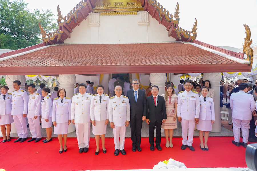 เอไอเอ ประเทศไทย บริจาคจตุปัจจัยทำบุญ และถวายผ้าพระกฐินพระราชทาน