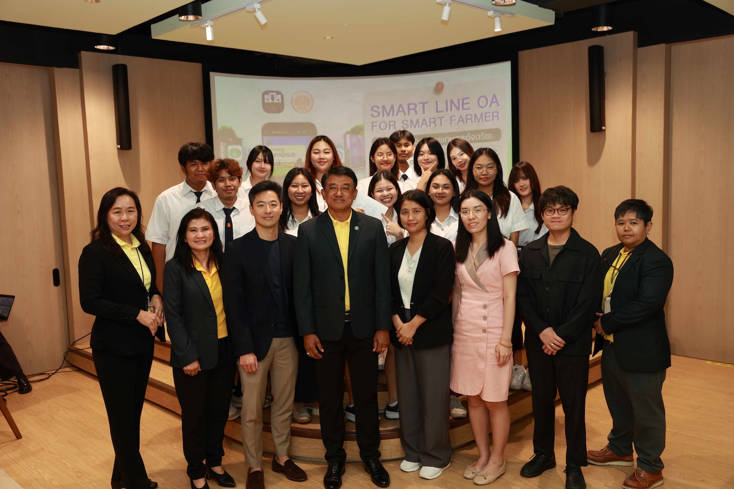 ธ.ก.ส. ร่วมกับ คณะเทคโนโลยีการเกษตร KMITL เปิดโครงการ'SMART LINE OA FOR SMART FARMER'